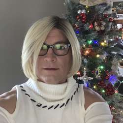 TinaWilde's Chat & Dating Profile